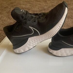 NIKE RENEW RUNNING SHOES / MEN’S SZ 10.5
